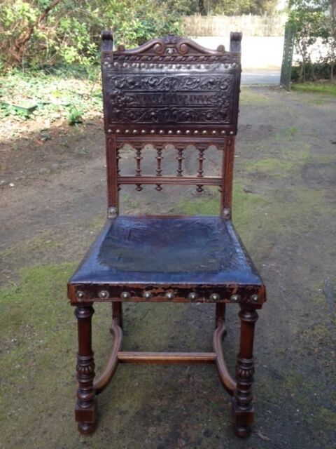 Lot de 8 chaises Henri II, assise en cuir noir. 0 Bouaye (44)