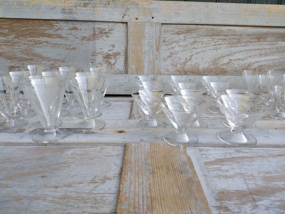 Verres Coniques Cristal Grav&eacute; Fleurs Vintage Décoration