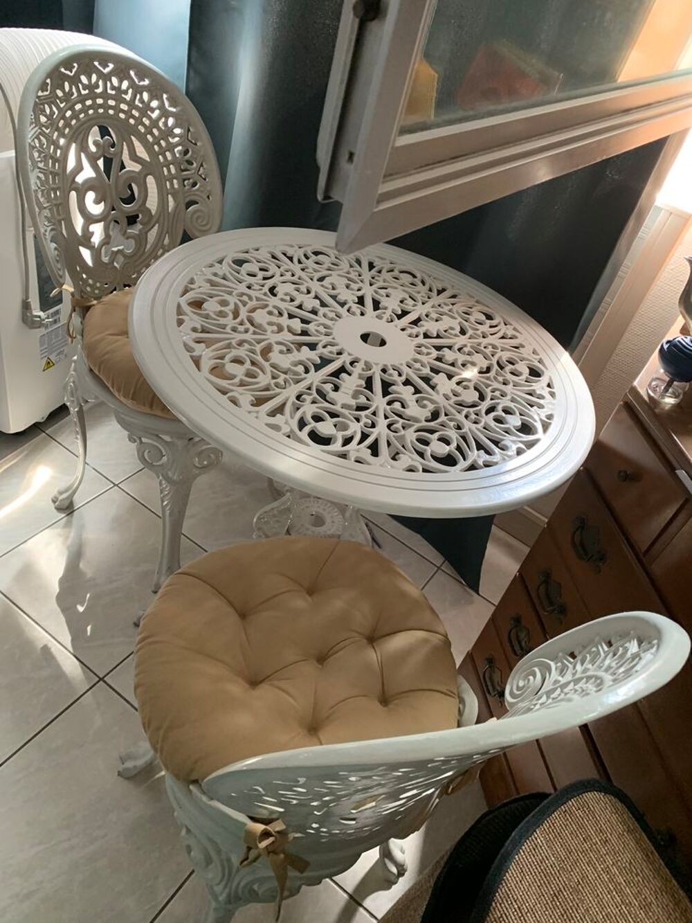 Ensemble table et 2 chaises en fer forg&eacute; blanc Meubles
