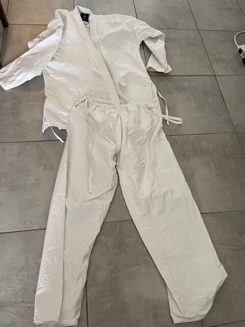 AV KIMONOS BLANCS 8 Bordeaux (33)