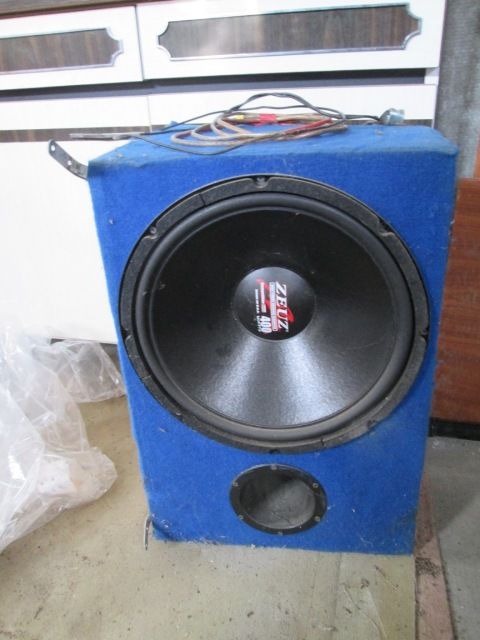 Caisson avec 1 SUBWOOFER de 38 cm
60 Castres (81)