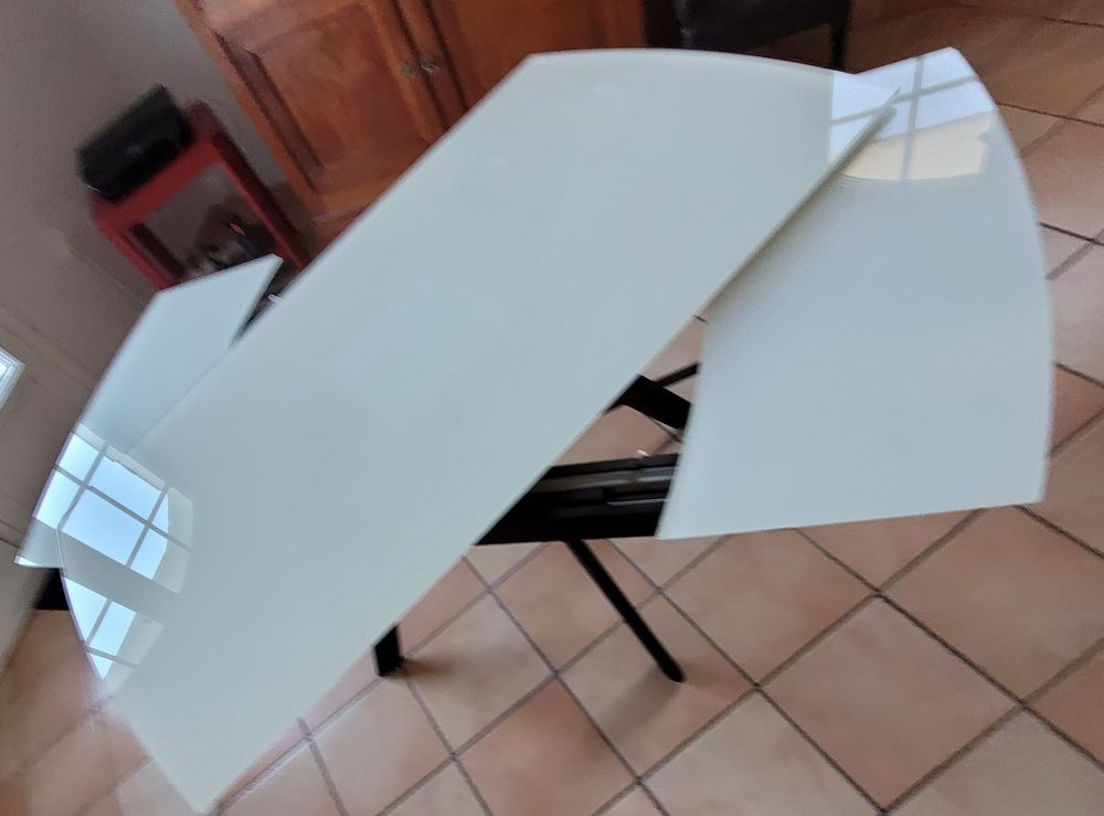 Table et 6 chaises Meubles