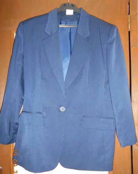 veste femme bleu marine t. 44 (neuve) 8 Ervy-le-Ch�tel (10)