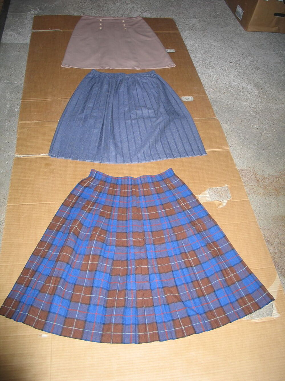 Jupes de diff&eacute;rents mod&egrave;les moderne et vintage Vêtements