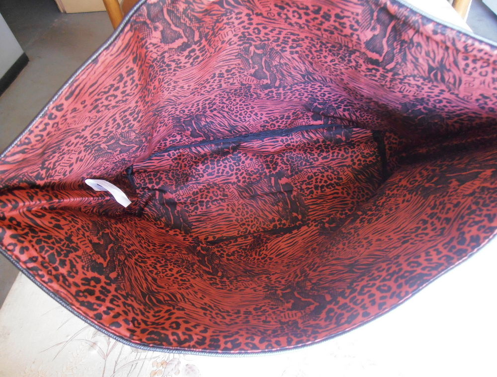 Sac en PVC noir NEUF
Maroquinerie