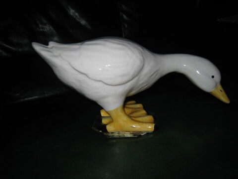 Grand canard blanc en fa�ence, tr�s d�coratif 25 Vinay (38)