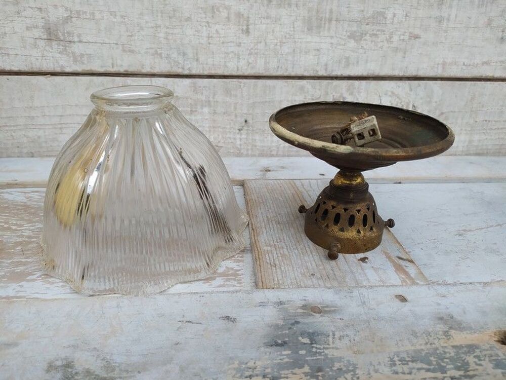 Ancienne Lampe Suspension Verre Holophane 
Décoration