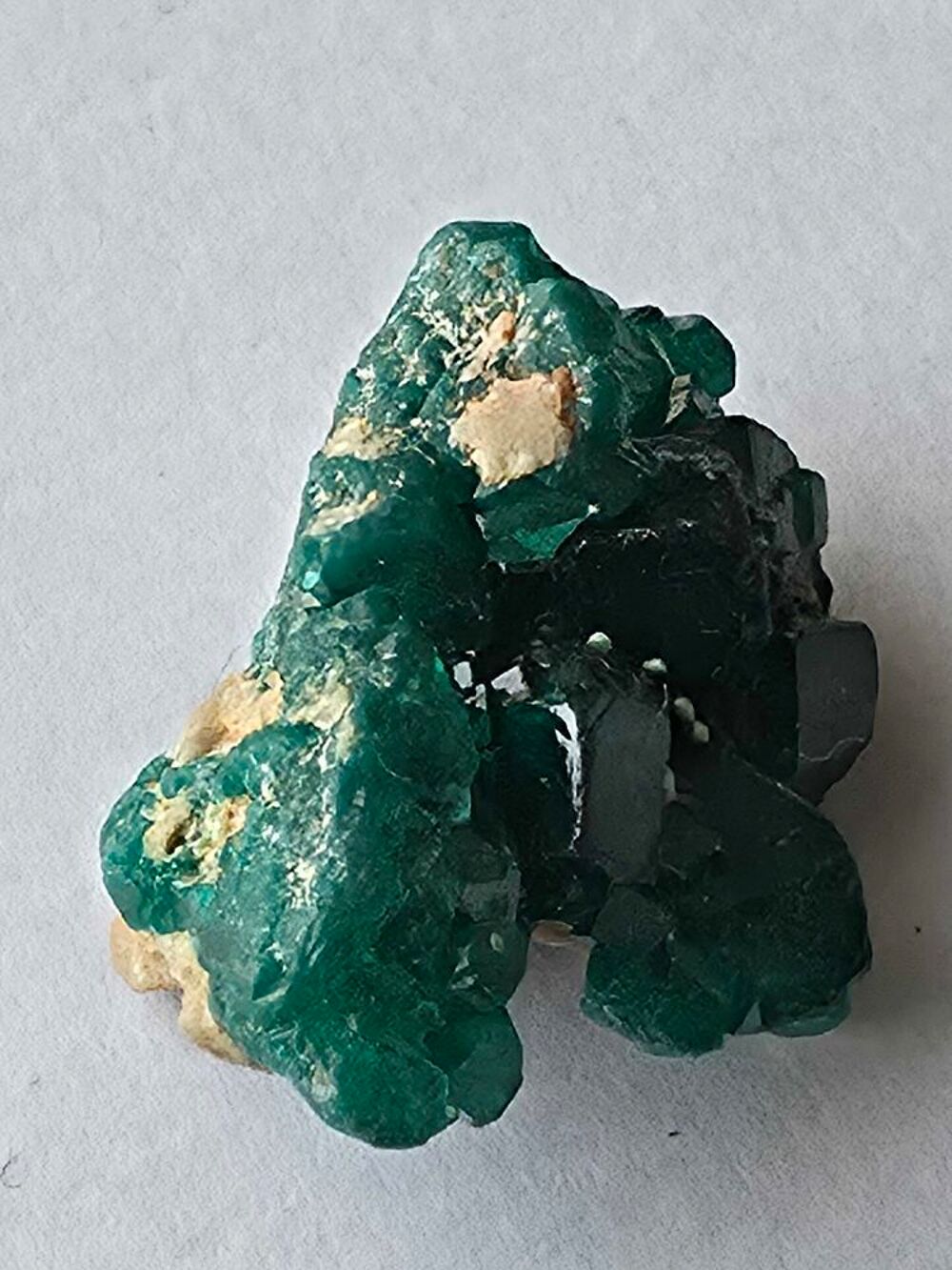 Superbe Dioptase sur Matrice-Katanga, RDC (5g) 