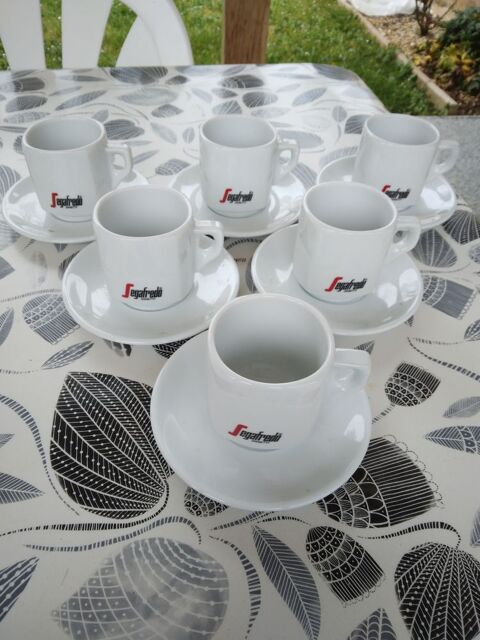 lot de tasses Fl�ac (16)