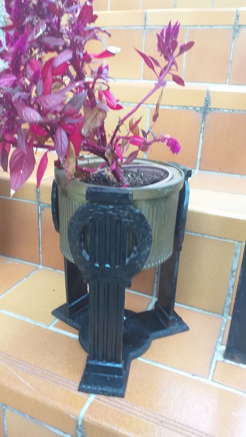 POT VINTAGE 1929 en fer or/noir Décoration