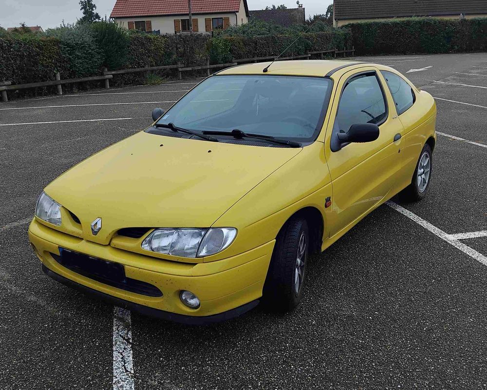 M&eacute;gane 1.6ie RT 1996 occasion 71600 Vitry-en-Charollais