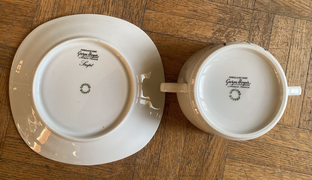 Tasse &agrave; anses Limoges Georges Boyer mod&egrave;le script vers 1960 Cuisine