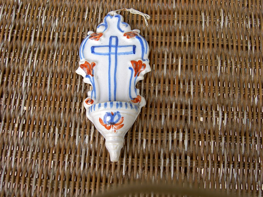 B&Eacute;NITIER DE NEVERS EN C&Eacute;RAMIQUE ANCIENNE 