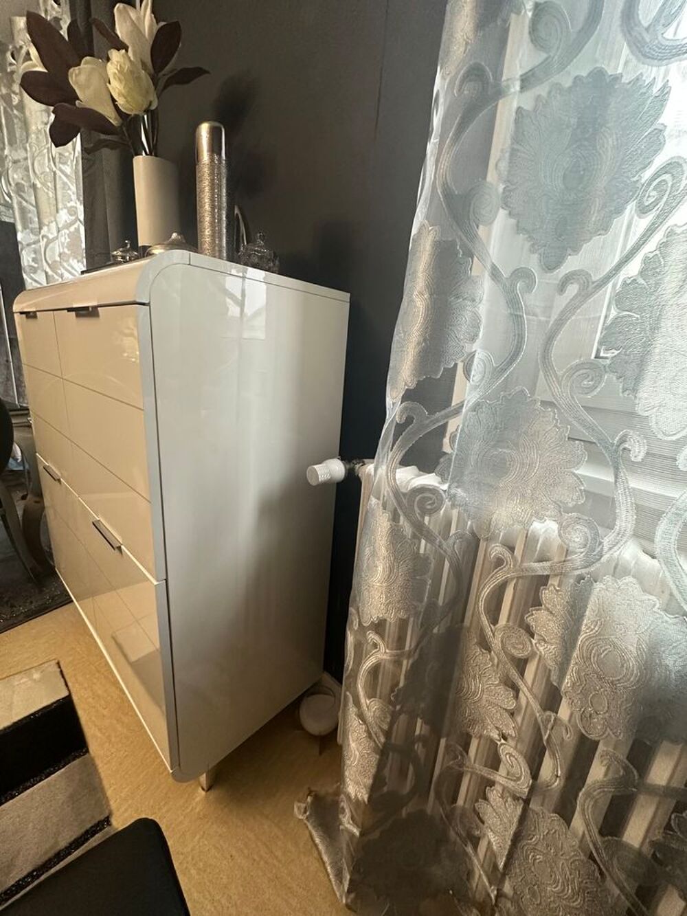 meuble 350 &agrave; n&eacute;gocier Meubles