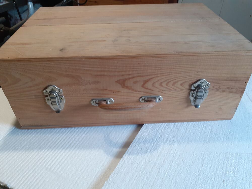 VALISETTE EN BOIS 50cm x 30cm x H 18cm LES GRANDS VINS Bricolage