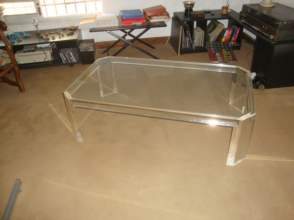 table d'apperitif en verre et plexiglas Meubles