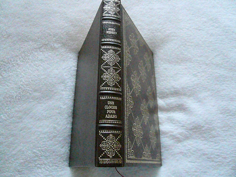 Livre de John Hersey " Une cloche pour Adano " Livres et BD