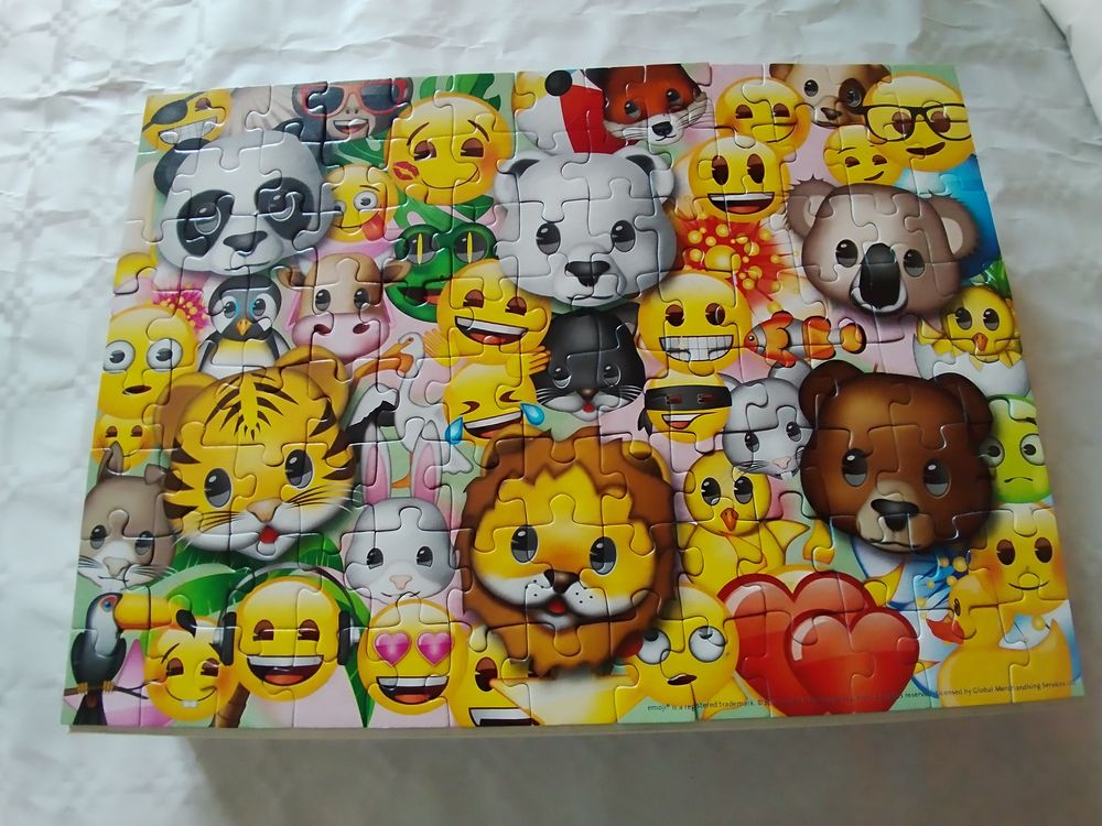 Ravensburger Puzzle Emoji 4 x 100 pi&egrave;ces Jeux / jouets
