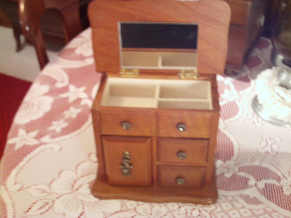 Jolie commode ancienne boite &agrave; bijoux N&deg; 269 Bijoux et montres
