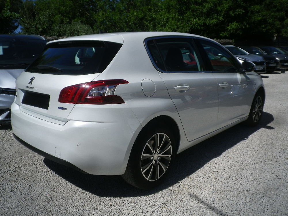 308 1.2 PureTech 130ch S&S BVM6 Allure 2016 occasion 13400 Aubagne