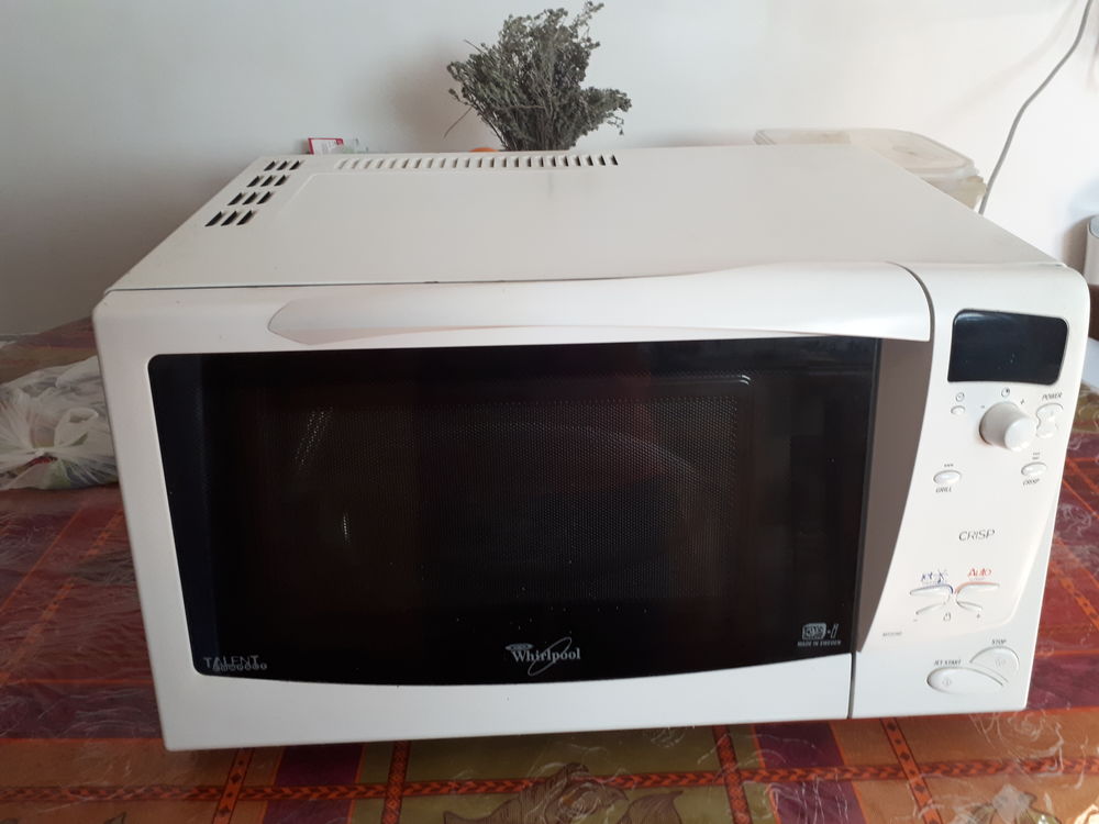 MICRO ONDES COMBINE GRILL WHIRLPOOL ET SENSEO PHILIPS Electroménager