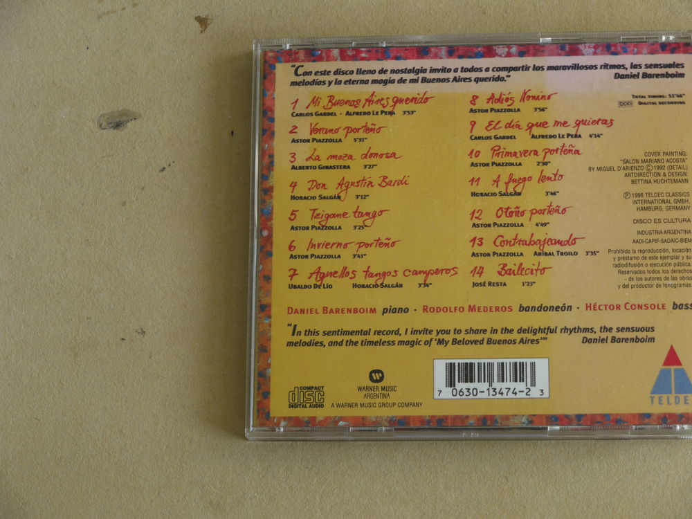 Lot de 15 CD musique latino
CD et vinyles