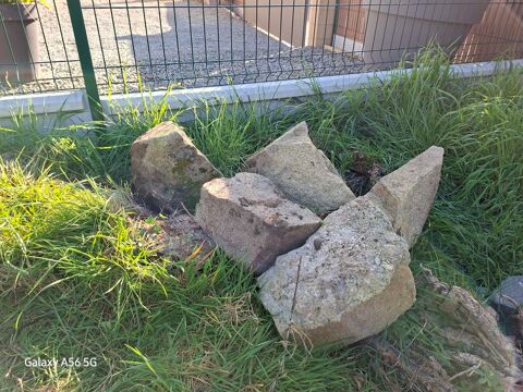 LOT DE TRES BELLES PIERRES. 0 22690 La vicomt�-sur-rance
