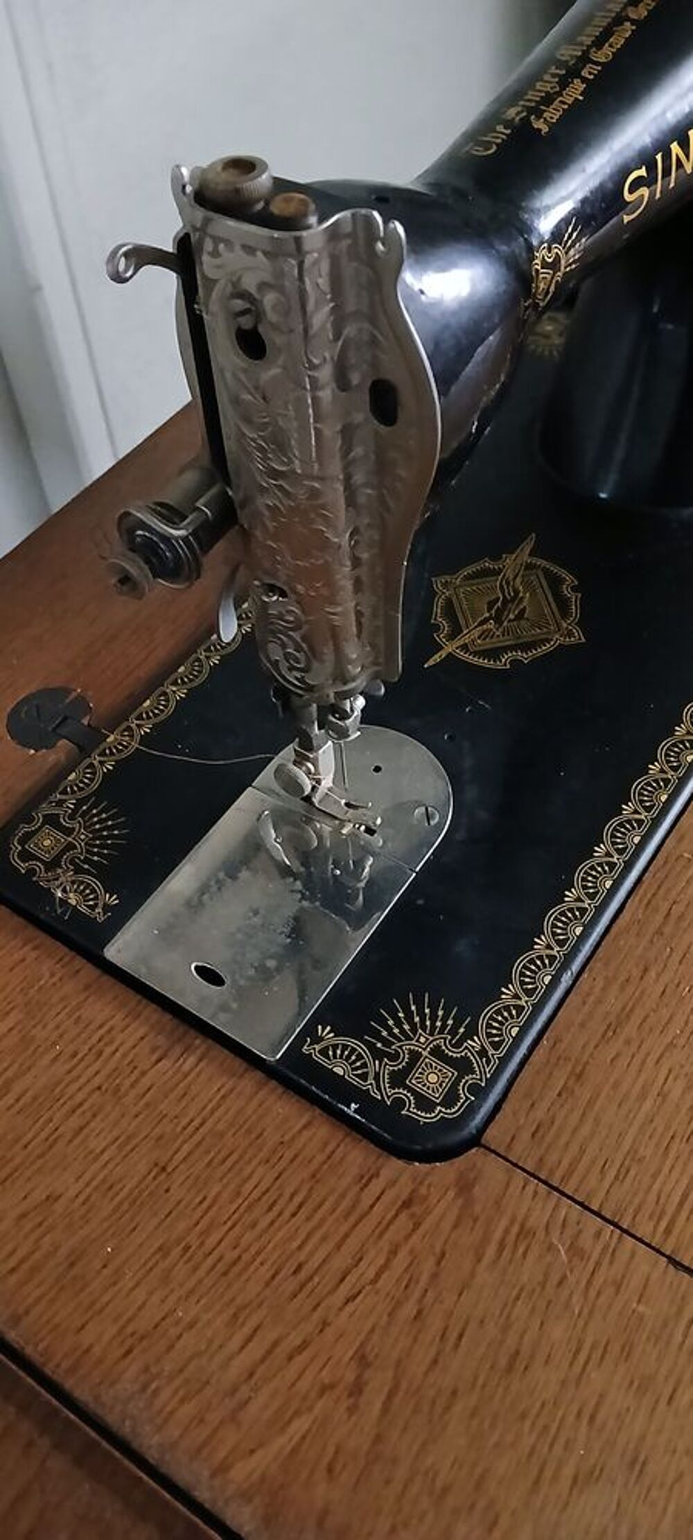 Machine &agrave; coudre Singer ancienne avec meuble 
