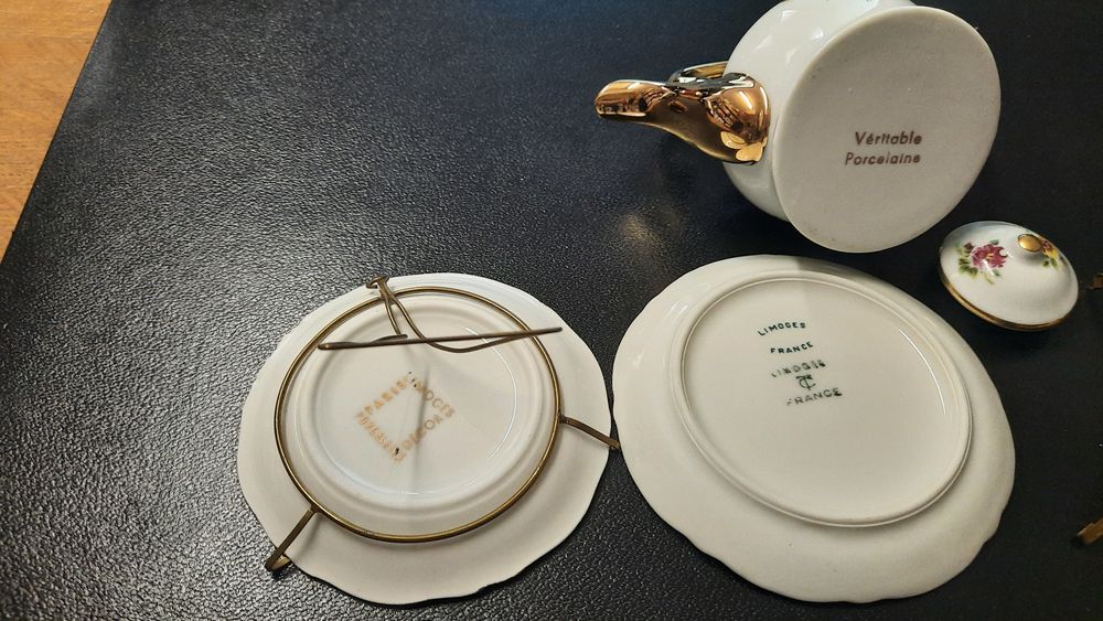 LOT DE MINIATURES EN PORCELAINE 