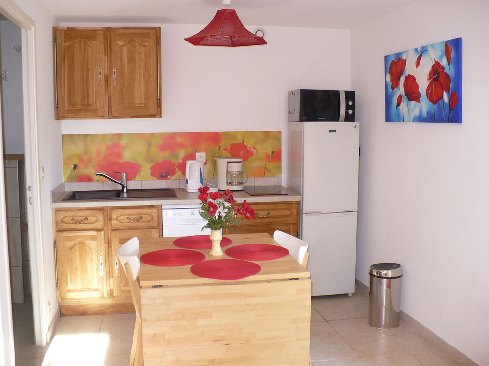   Studio 3 * au soleil de l' Esterel Provence-Alpes-Côte d'Azur, Les Adrets-de-l'Estérel (83600)