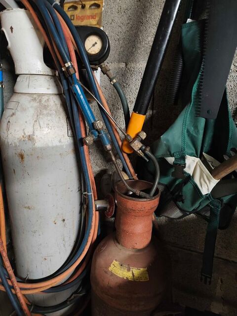 Jeu de bouteilles chalumeau 150 26130 Monts�gur-sur-lauzon