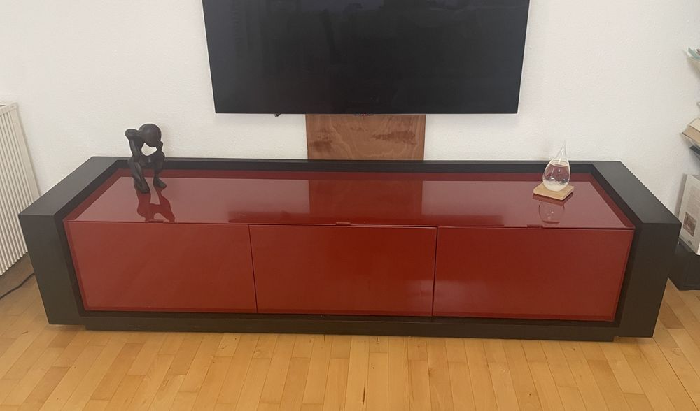 Grand meuble TV design laqu&eacute; rouge et noir €" 224 cm Meubles