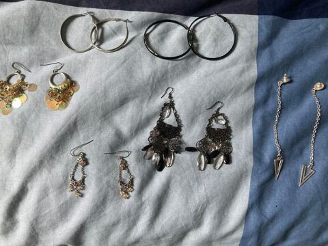 boucles d oreilles diff�rents mod�les 2 Paris 20 (75)