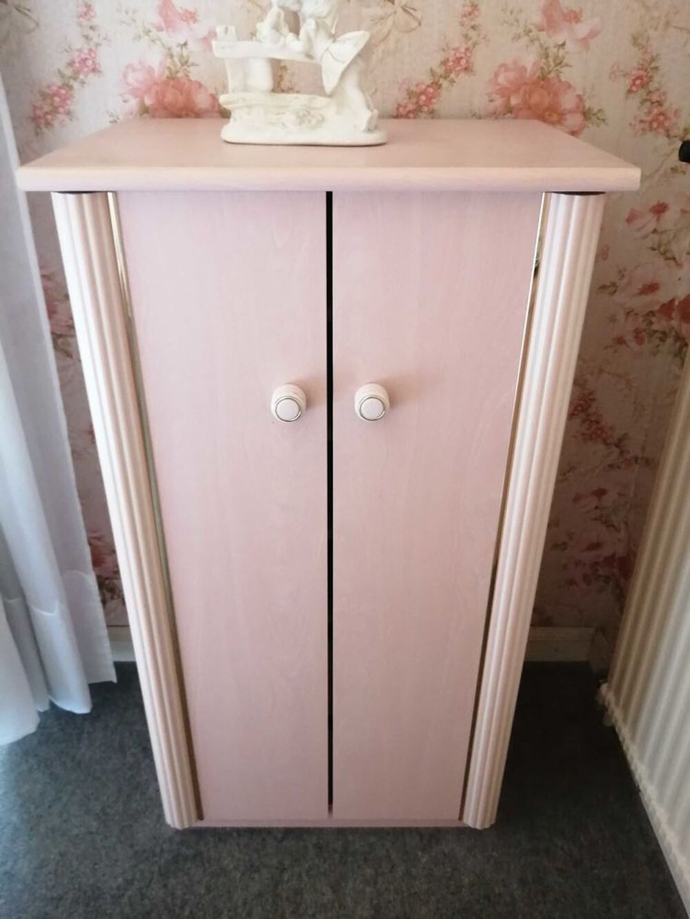 lot de 2 commodes chambre rose. Meubles