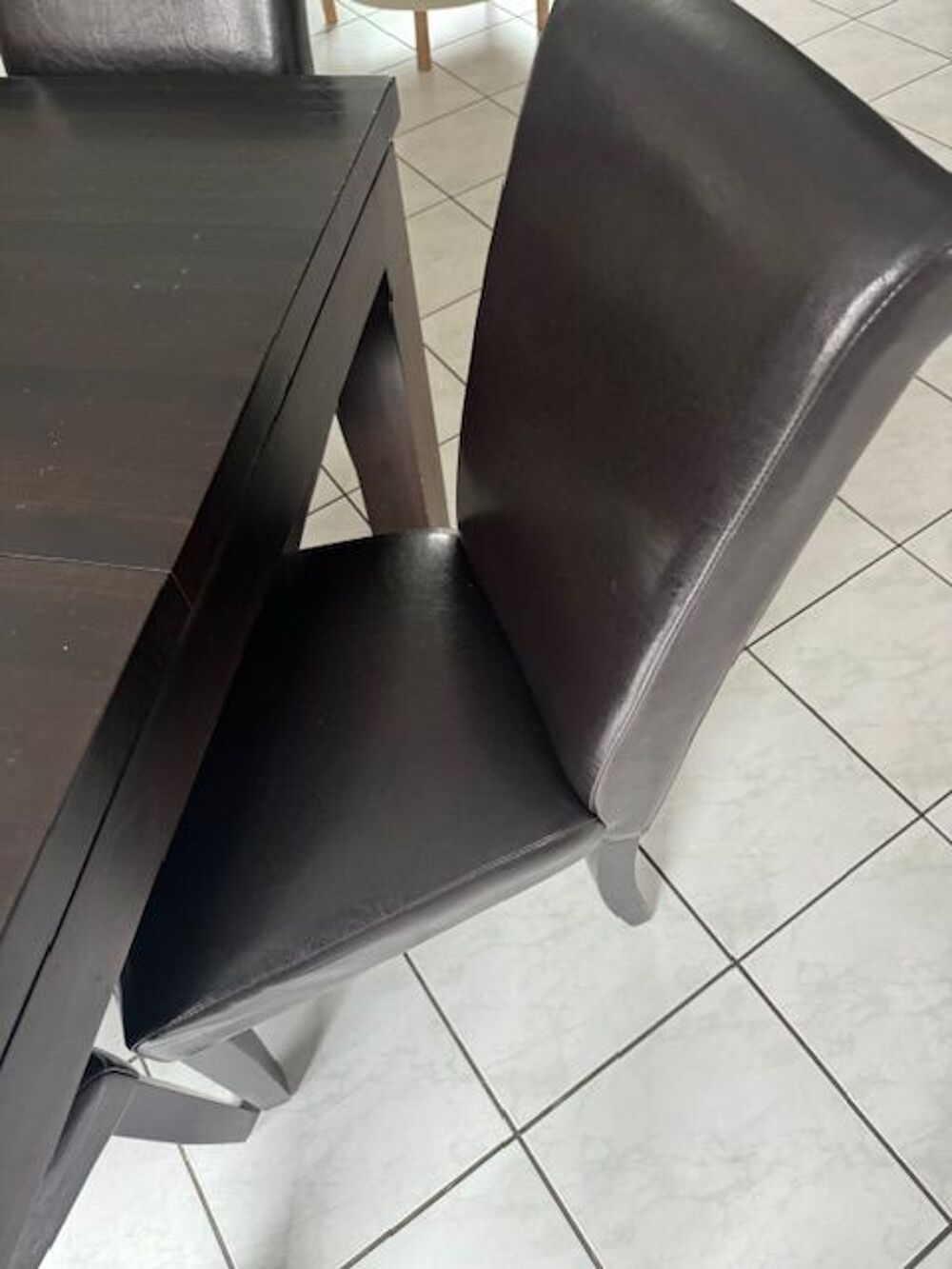Table et 6 chaises salle &agrave; manger Meubles