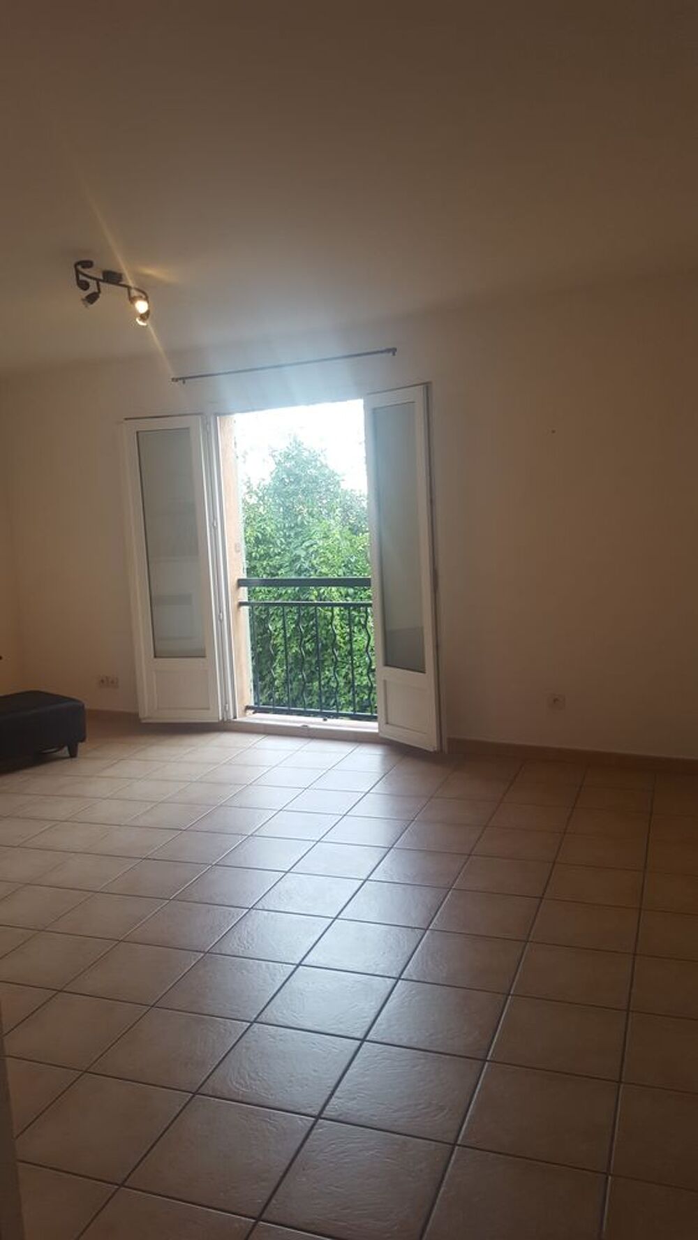 Location Appartement APPT T2 DE 54 M2 Solliès-ville
