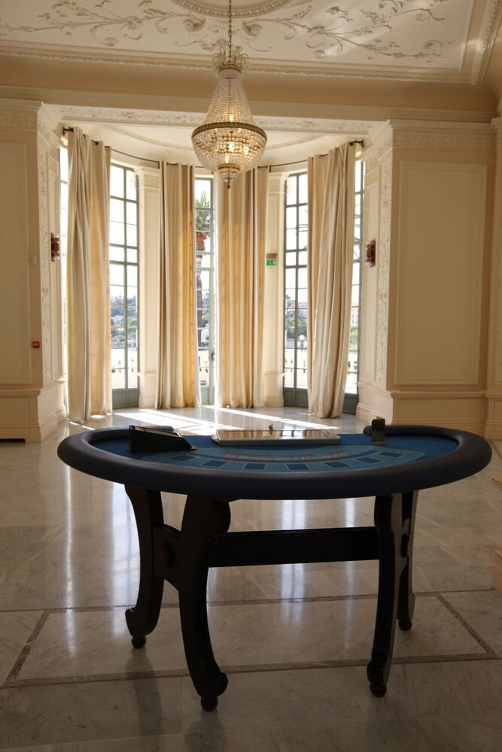 MAGNIFIQUE TABLE DE BLACK JACK - LES 2 DERNERES Jeux / jouets