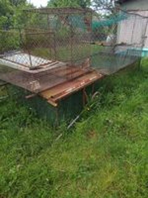   1 cage que l on peut bouger  