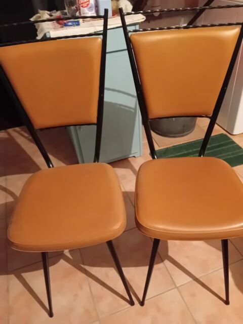 2 chaises ameublement 22 Neuville-sur-Sarthe (72)