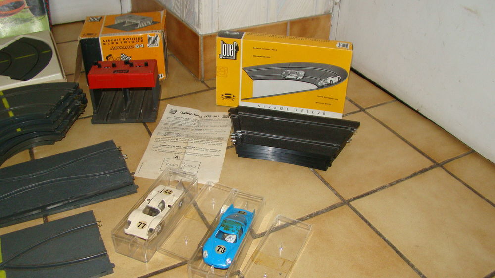 Circuit Record 64 Baby Jouef + accessoires - ann&eacute;es 1960
Jeux / jouets