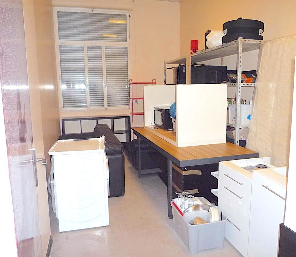 Location Parking/Garage Nombreux box dans b�timent en dur toutes dur�es d�s 45� Douarnenez