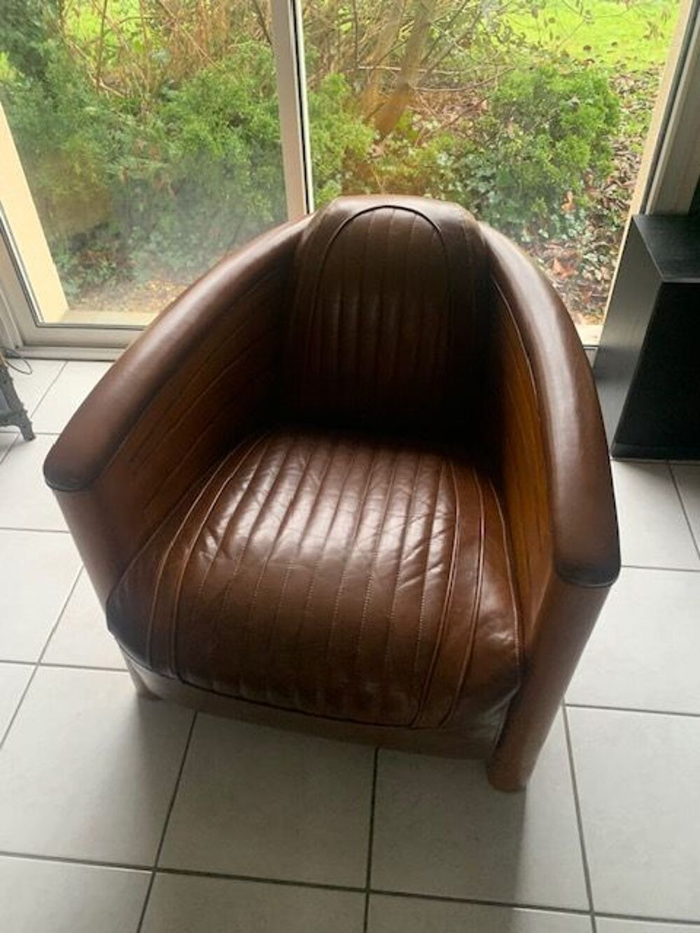 Fauteuil club cano&euml; vernis noyer cuir vintage Meubles