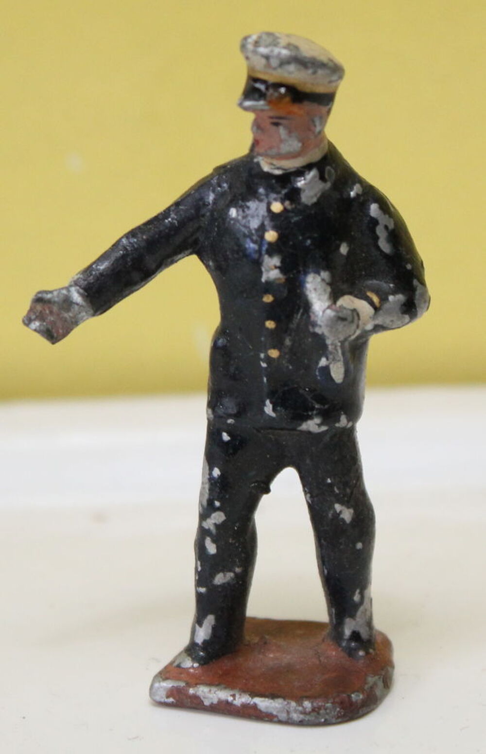 Figurine capitaine de marine en plomb
britains ? Jeux / jouets