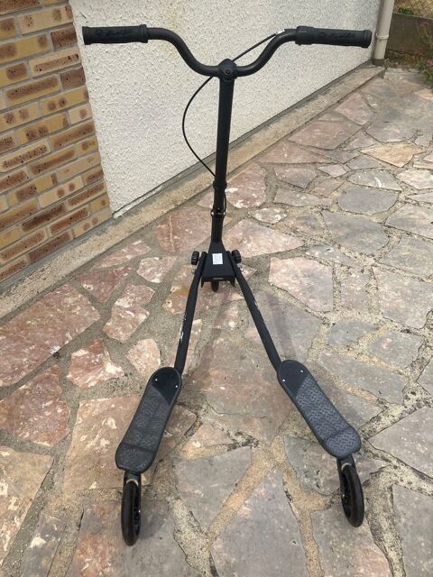 Trottinette  3 roues Vert-le-Petit (91)