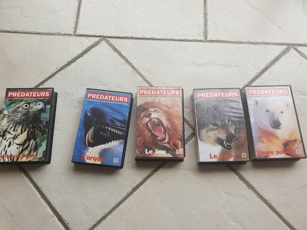lot de 5 cassettes Collection Pr&eacute;dateurs Photos/Video/TV