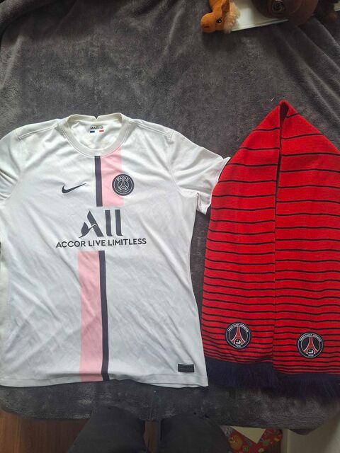 maillot psg+ echarpe Chelles (77)