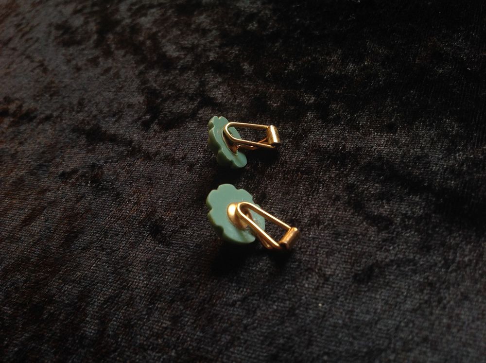 BOUCLES D'OREILLES PINCE ROSE TURQUOISE Envoi Possible
Bijoux et montres