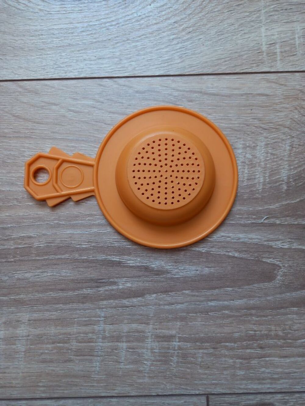 Mini passoire orange Bonux 