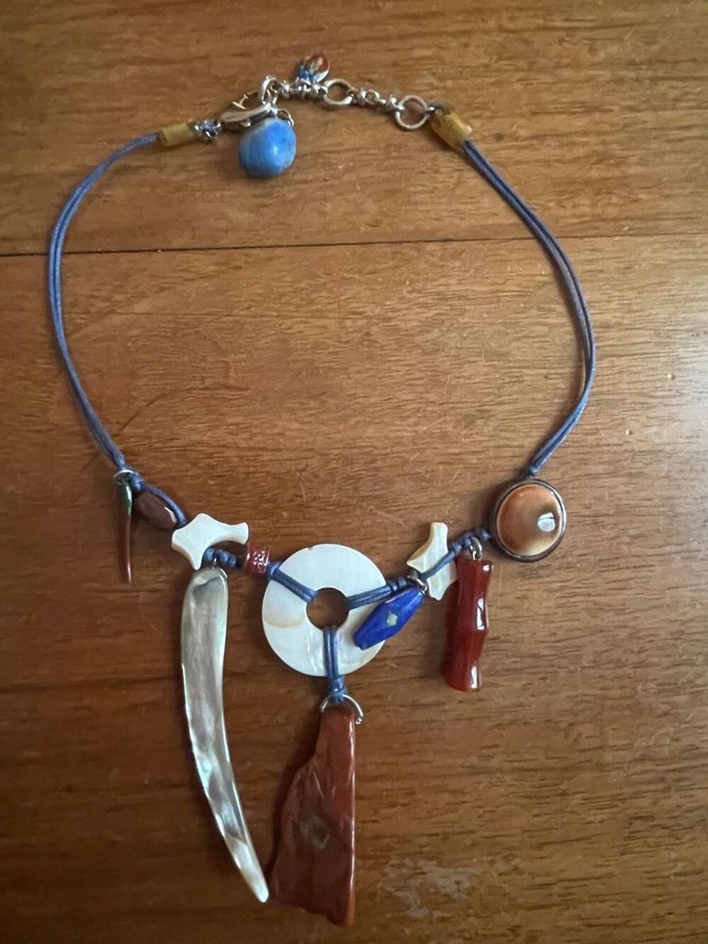 COLLIER BLUES Bijoux et montres