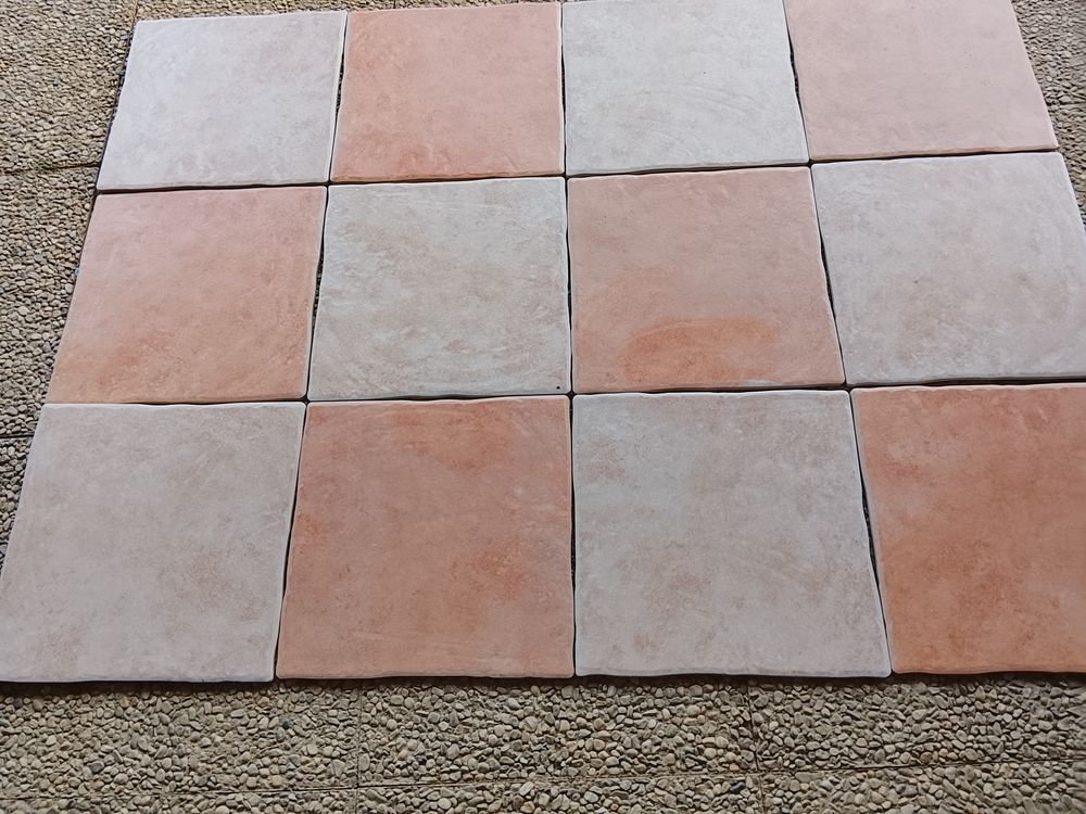 Carrelage int&eacute;rieur neuf de 33x 33 Bricolage